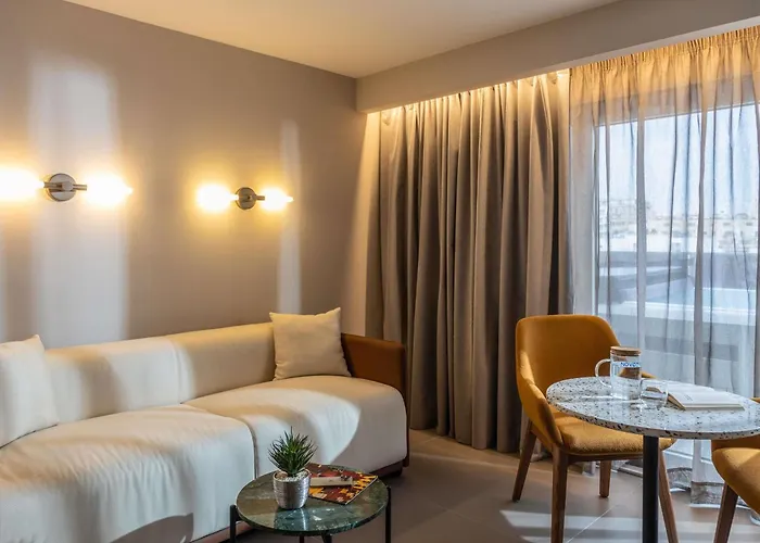 Отель Novotel Malta Sliema