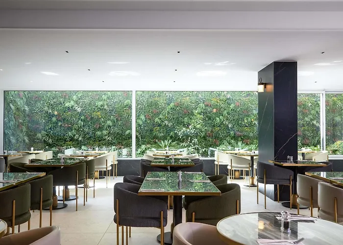 Отель Novotel Malta Sliema 4*