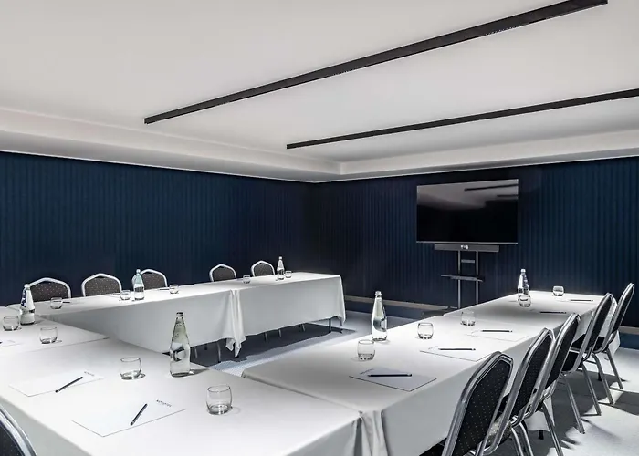 Отель Novotel Malta Sliema 4*