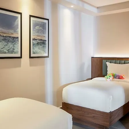 ホテル Novotel Malta Sliema 4*