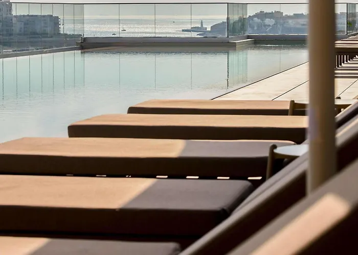 Ξενοδοχείο Novotel Malta Sliema 4*